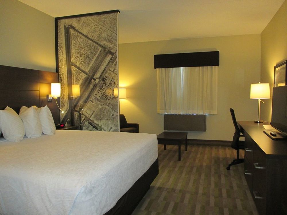 Best Western London Airport Inn & Suites Номер фото