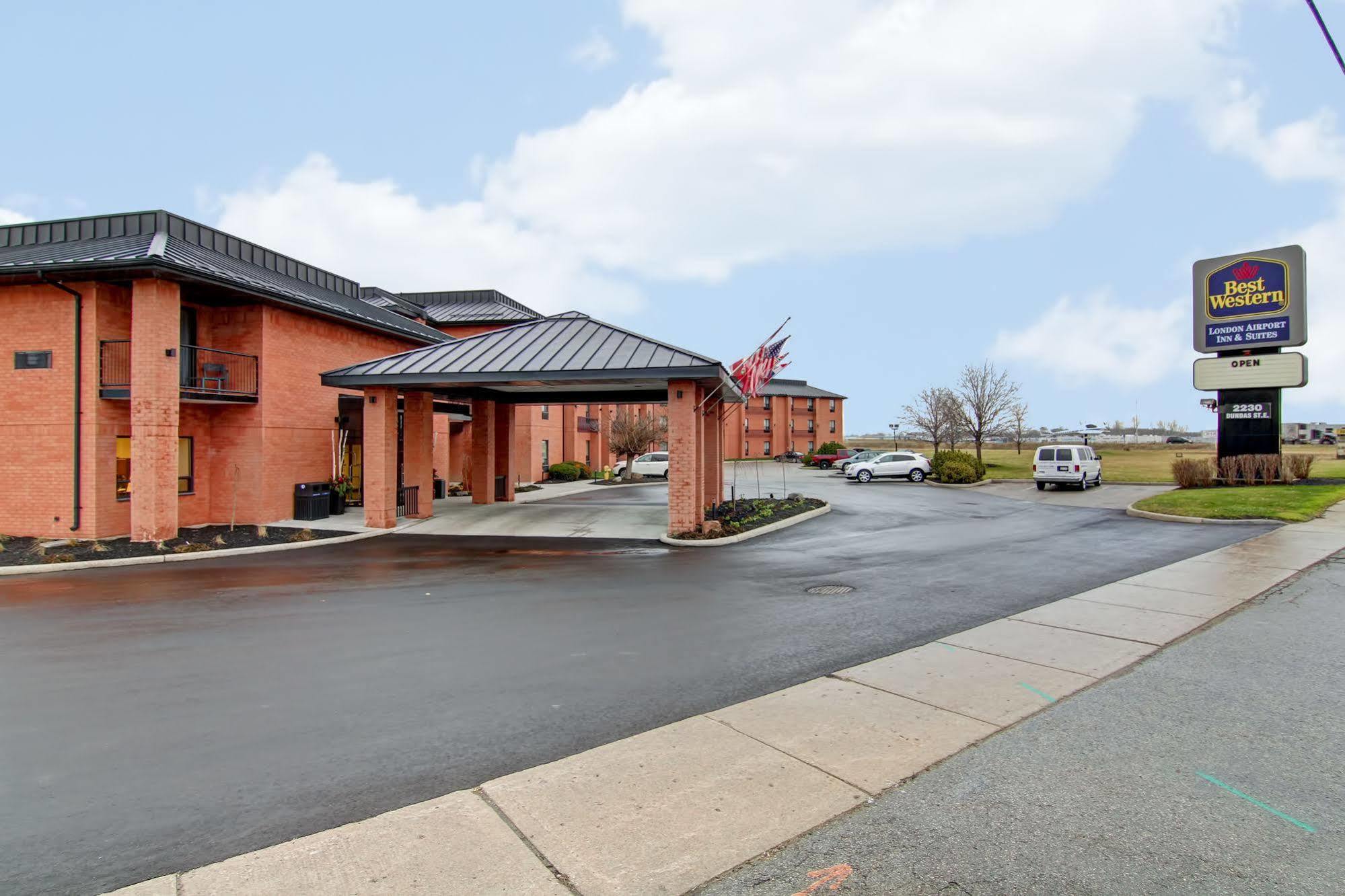 Best Western London Airport Inn & Suites Экстерьер фото